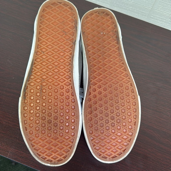 Vans Gray Unisex Sneakers- Like new - Picture 4 of 5